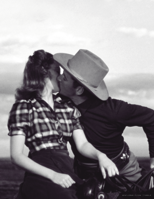 gentleman-flynn:Errol Flynn & Olivia de Havilland in Dodge City (1939)