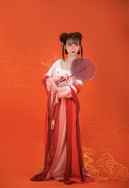 Traditional Chinese hanfu by 玥梵工作室