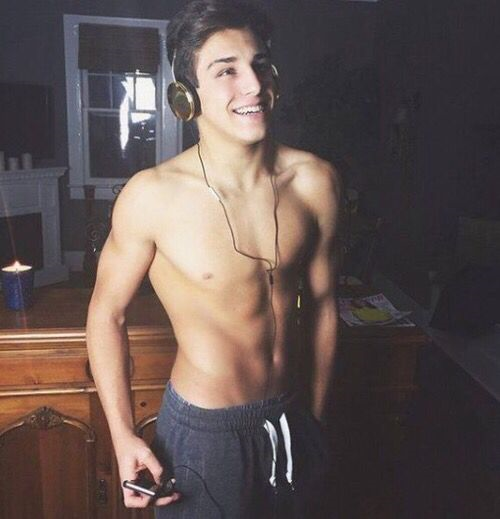 boysandmodelsblog:  Tanner Zagarino !More hot boys: http://boysandmodelsblog.tumblr.com