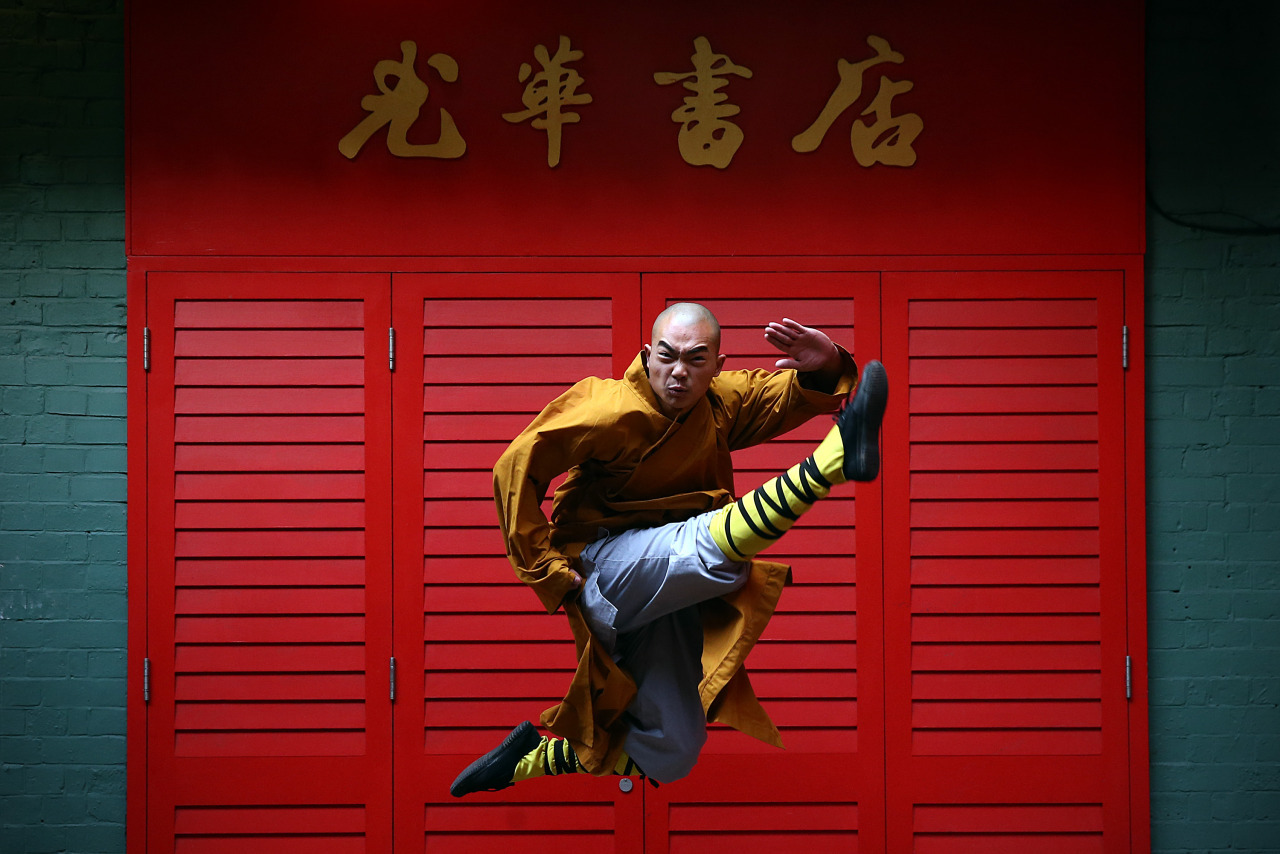 feiyueloplainshoes:  The world famous shaolin monks come to london’s Chinatown!
