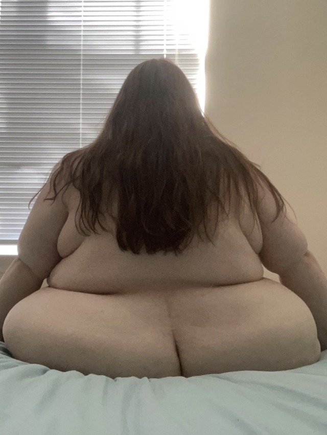a-frank-admirer:Two sides of a graceful ssbbw.