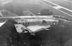 bmashine:  F-4 Phantom II after landing on