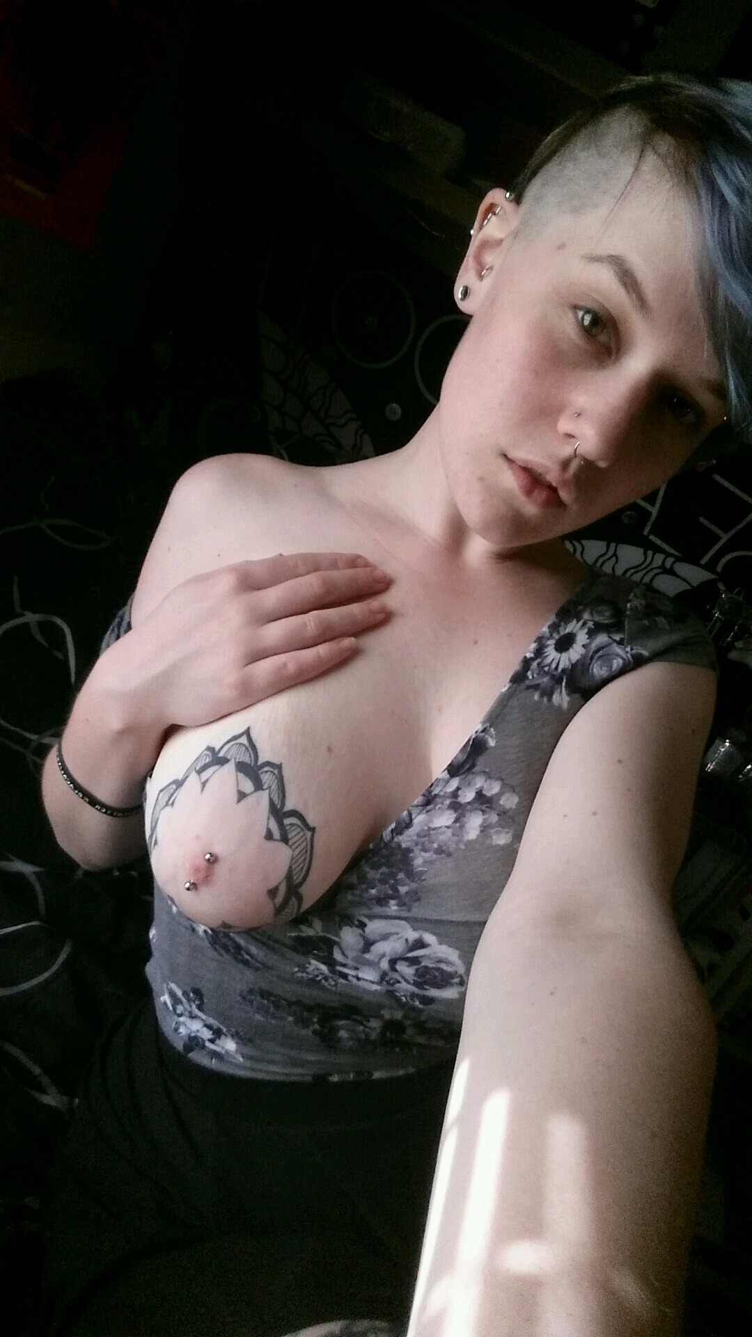 fiestyvirgo:Did a little haircut. Catch me on myfreecams as FiestyVirgo ;)