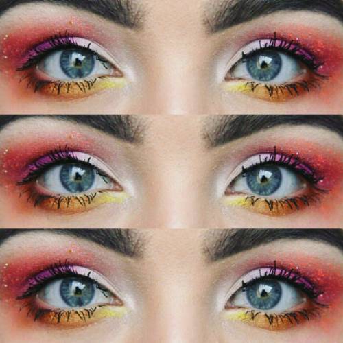 👀👀 #eyes #eyemakeup #eyepalette #makeup #sleekcosmetics #sleekmakeup #sleek #sunseteyes #boldeyes #boldmakeup #rainbowmakeup #blueeyes #eyeshadow #me #selfie #glitter #pink #ombre #lashes