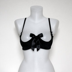 bombisbomb:  Black Quarter-Cup Bra ๗.60 