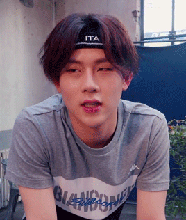 What A Look 2/?