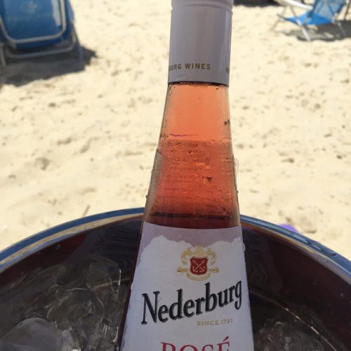 Rosé sul africano no calor vai bem (em Praia da Reserva)