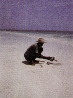 apeninacoquinete:  Malindi Beach, 1979