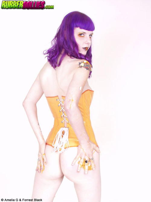 mybaudelaire:  (via RubberDollies)