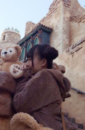 liliko99: Happy new year~！！和男朋友出去玩~~~晚上回宾馆会给拍新的照片~~~这次应该会尝试肛交哦~~..（我会强烈提要求的，如果他不肯的话）带了好多内衣0.0吼吼吼