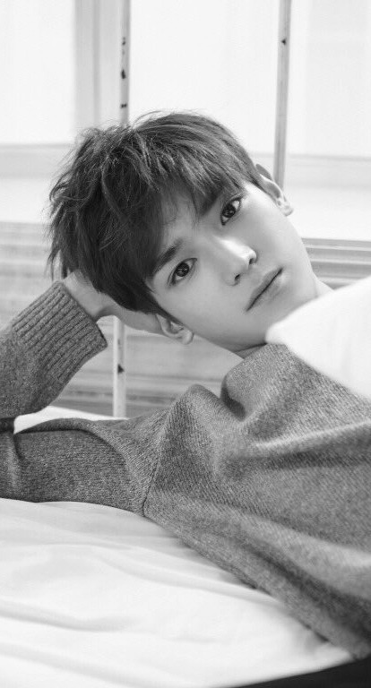 taenebre:   Throwback to pre-debut Lee Taeyong and his darker hair~  