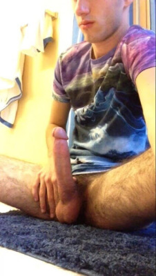 fuzzballznpits:  some hot hairy legs and