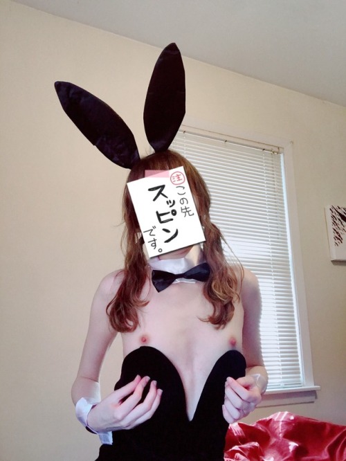 cuttingboard-chan:Mature and classy playboy bunny