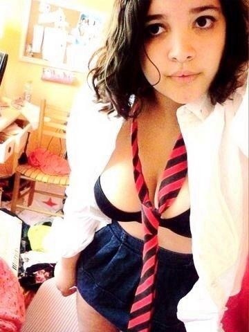 hellosquidletisback: Naughty schoolgirl