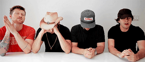 tenderhowells:♫♫    jeremiah was a bullfrog    ♫♫