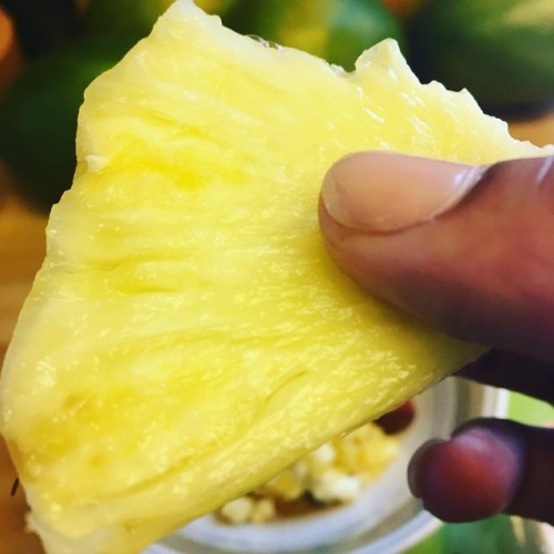 A pineapple speaks volumes&hellip; Do any of you really know that Pineapples are NOT a Hawaiian “thi