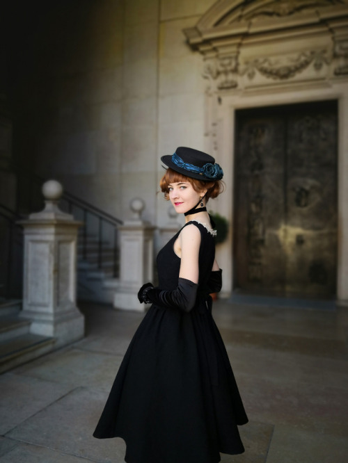 I still think, that simple black dress is the most elegant piece in every wardrobe. My dress and hat