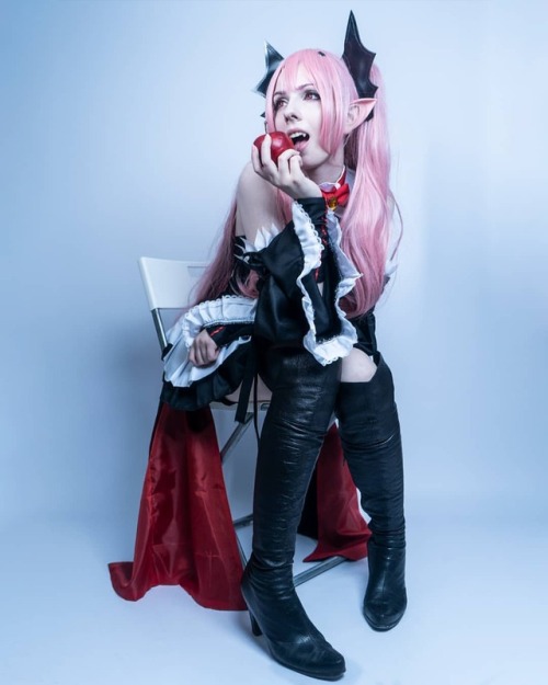 I continue my serie of Krul Tepes cosplay. All three photos of Krul were made at the same time but i