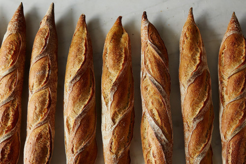 doable-likeart:  food52:  Love on the lame.How to Make Pretty Bread like a Pro via Food52  seulmates