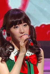 sonesource: Soshi Christmas Countdown 🎄 December 5th: Kissing You (Christmas Fairytale)  