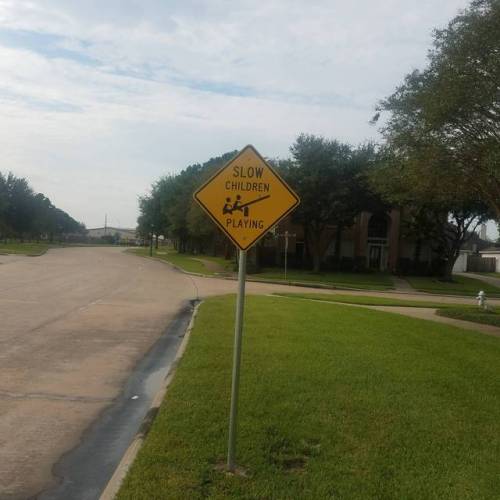 ruinedchildhood:    These children are definitely slow.