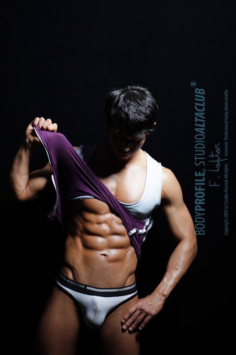 Sung Hyun Ji Underwear Model