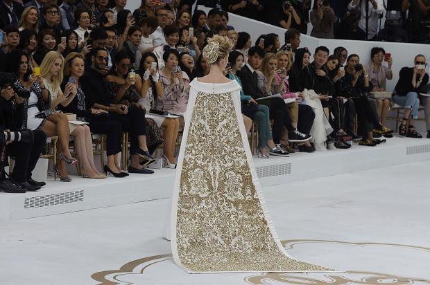 mulberry-cookies:  Chanel Fall 2014 Haute Couture