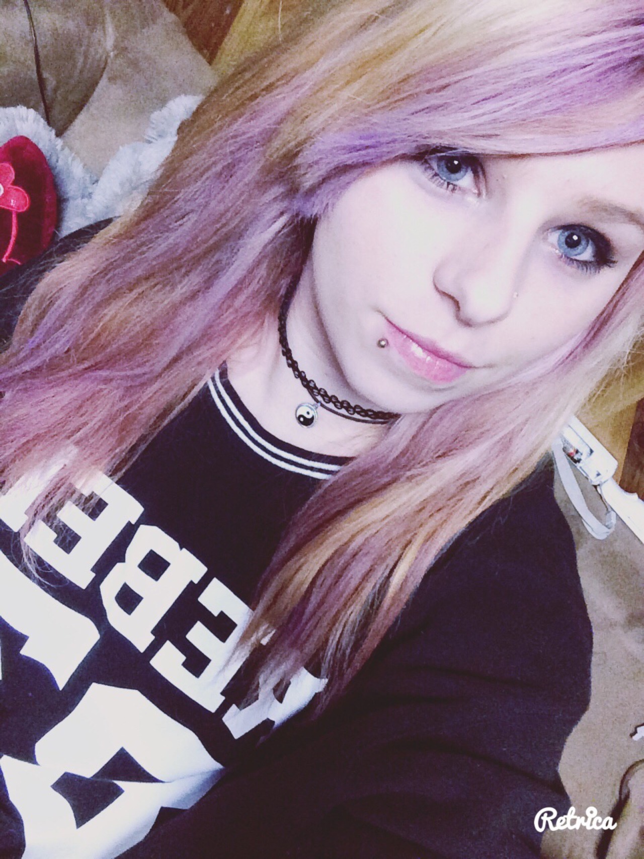 cool-scenegirls:  My fave selfies ✌️
