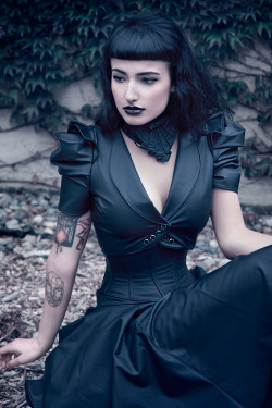 victorian-goth:  Victorian goth http://victorian-goth.tumblr.com/