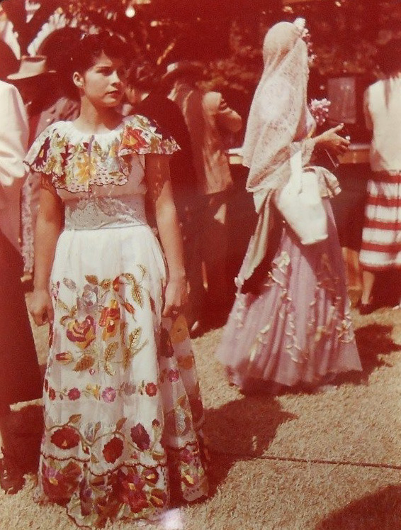 girl-o-matic:  L.A. Mexican Fiesta festival - c. 1940s - 1950s 