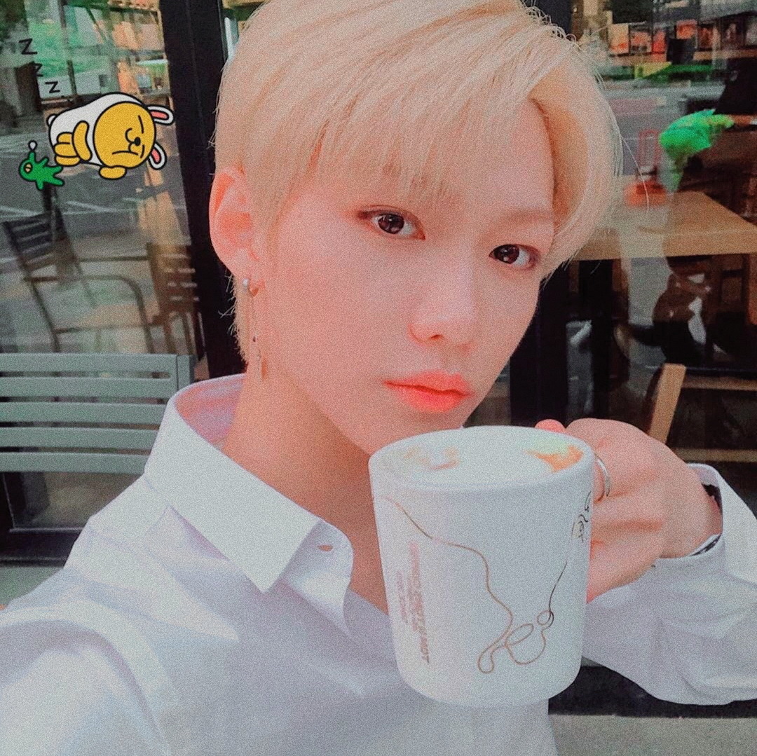 skz icons — lee felix icons. like or rb if you save.