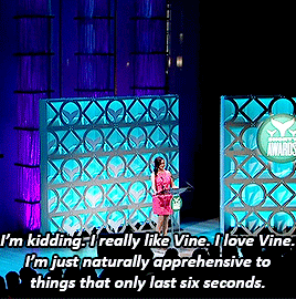 mamrie:  shmoo06:    The 8th Annual Shorty Awards    Spitting dat truf. 