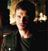 thorodinson:  Klaus + smirk  I love him!