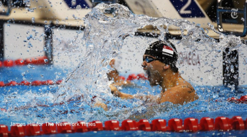 dealanexmachina: thechanelmuse:Singapore swimmer Joseph Schooling beats his idol Michael Phelps in R