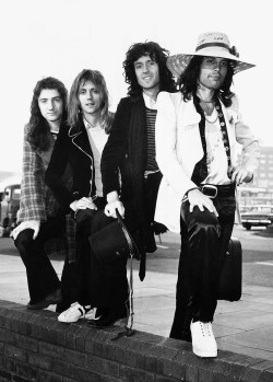 soundsof71:  Queen, 1974, featuring Freddie