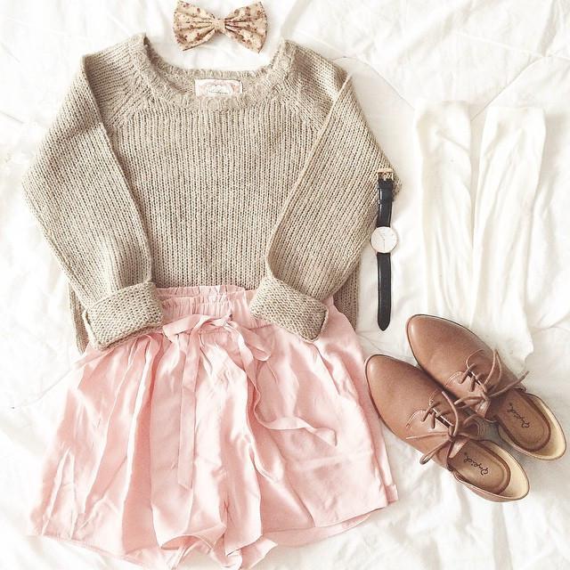 beautifulhalo-official:  Chunky Knit Sweater &amp;&amp; Pink Skort