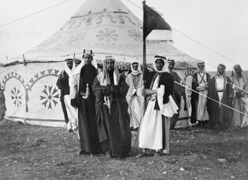 ufonaut:Sherif Ali ibn el Hussein with Emir Abdulla, Motlog el Himrieh and Sir Herbert Samuel in Amm