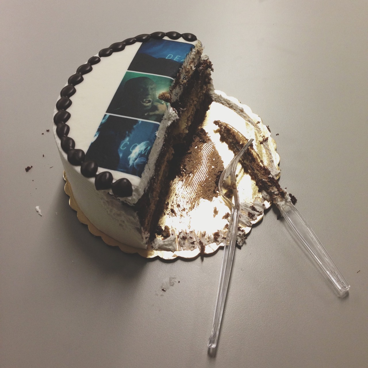 teenwolf:  Tumblr just sent us a Teen Wolf cake!! We don’t know whether to be flattered