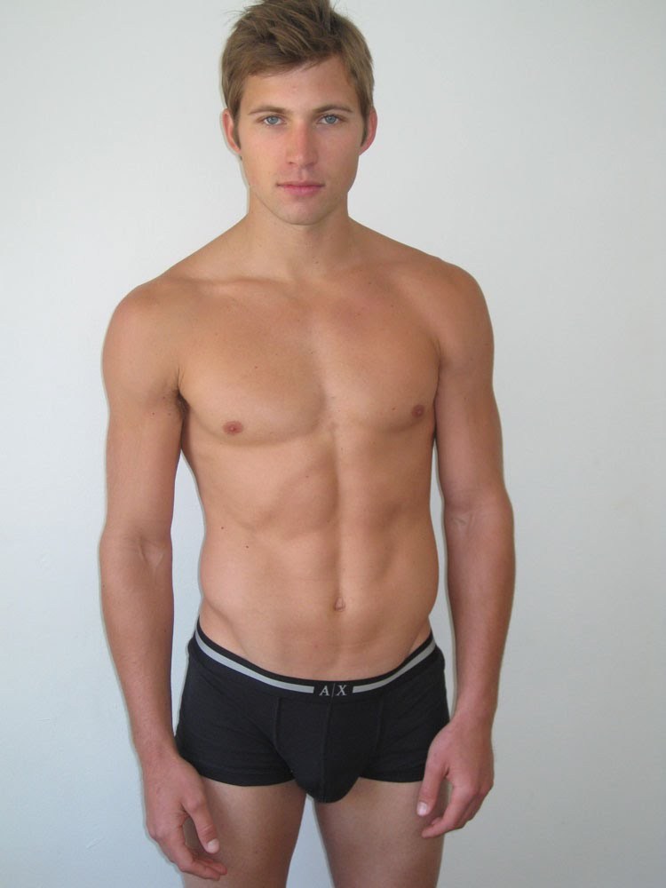 extreme-hunk:  Justin Deeley 