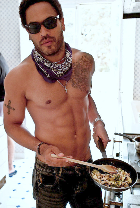 blackguido:  Lenny Kravitz. What a God 