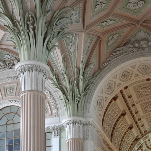 andantegrazioso:Ceiling detail of St. Nicholas Church. Leipzig, Germany| scala.regia