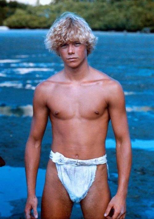 marcio-bage: liam-caedmon: liam-caedmon: twinkboyzlover: So HOT in this movie. Blue lagoon (1980), s