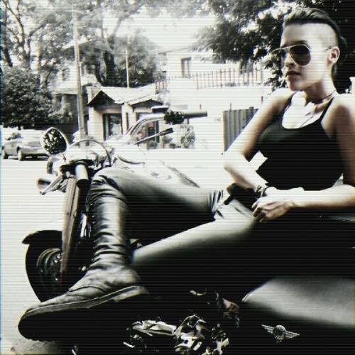 grrrl-anachronism:  kurovoid:  Fun ride.  they are a god