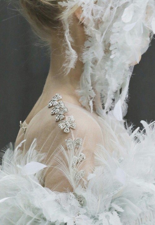 mulberry-cookies:Chanel Spring/Summer 2013 Haute Couture (Details)