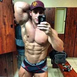 muscle-guys:  Johnny Doull 