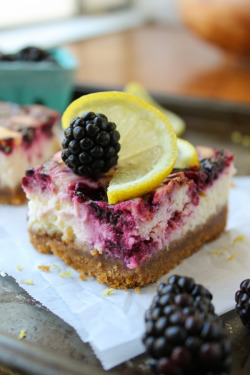 do-not-touch-my-food:  Blackberry Lemon Cheesecake