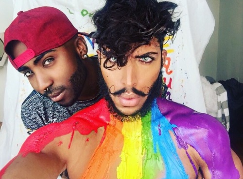 dominicanblackboy:  Gorgeous moments of sexy hot Naked body Artist Ledom!!!!!!