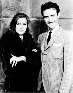 camillejaval:  Greta Garbo and John Gilbert promoting their film Queen Christina in 1933. 