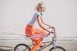 girls-on-bicycles:  Girls On Bicycle