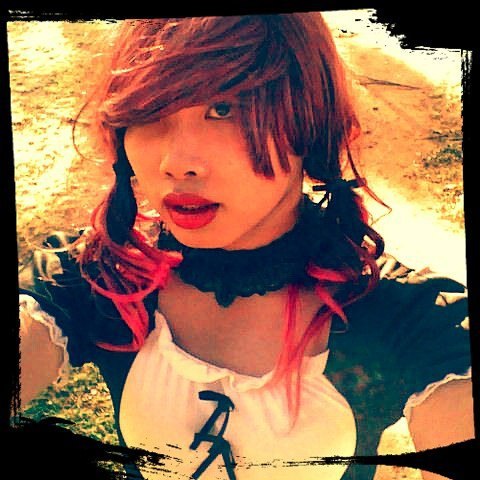 hakuru15:  Just a recap on my old maid outfit, man I really need to do some gothic